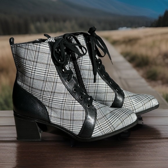 Naturalizer Vtg Style Ankle Boots Black & White Plaid Fabric / Leather Sz 7.5 - Picture 2 of 5